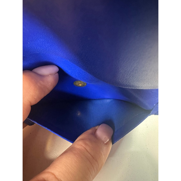 Women's Yves Saint Laurent Blue Leather Key Holder - Picture 9 of 10